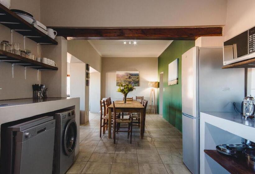 فندق Strawberry Hill Farm