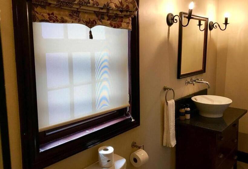 בית מלון כפרי The Duke Of Bedford