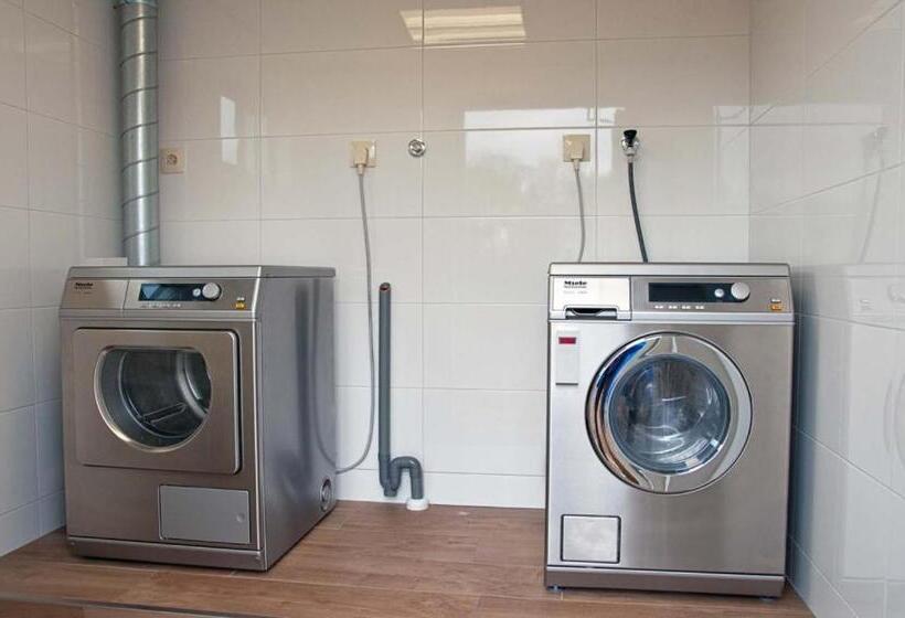 Отель Vakantiepark Camping De Peelpoort