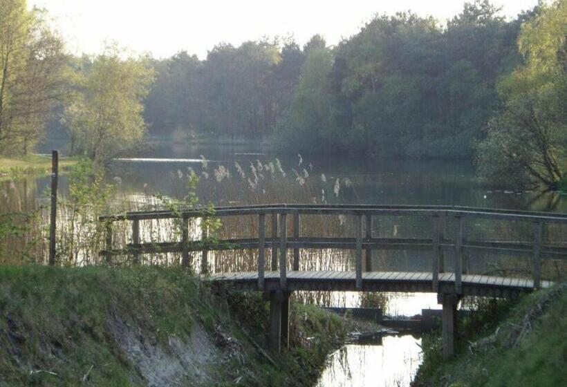 Отель Vakantiepark Camping De Peelpoort