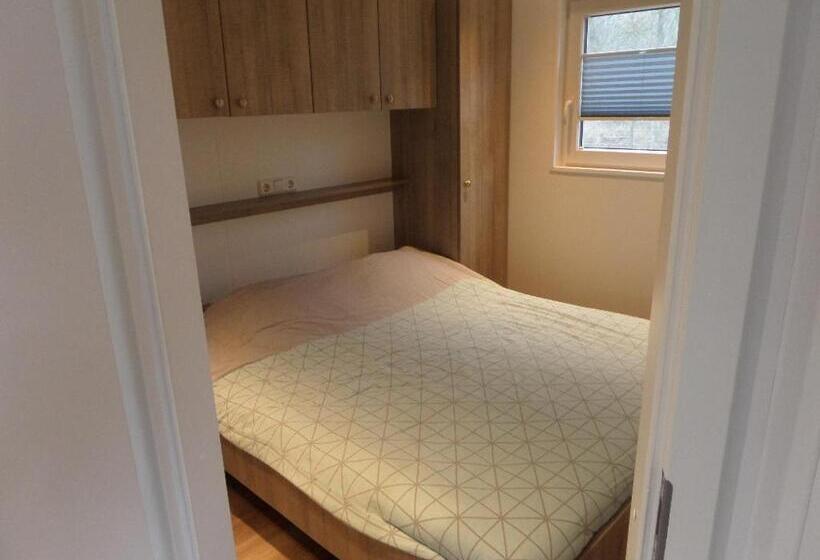 Отель Vakantiepark Camping De Peelpoort