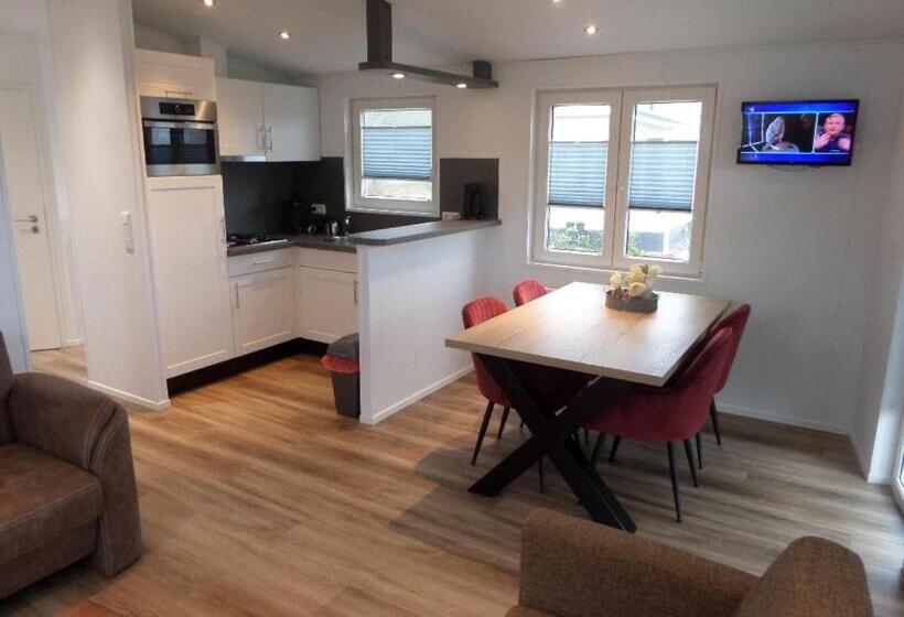 Отель Vakantiepark Camping De Peelpoort