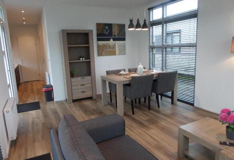 Отель Vakantiepark Camping De Peelpoort