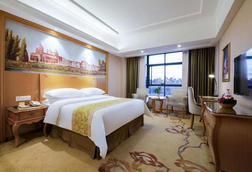 Vienna Hotel Qinzhou North Area Plaza