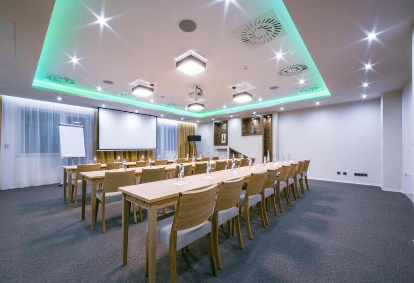 فندق Village Resort Hanuliak