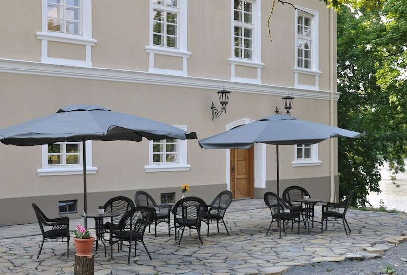 ホテル Zámek Jeseník Nad Odrou