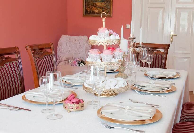 ホテル Zámek Jeseník Nad Odrou