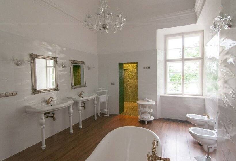 ホテル Zámek Jeseník Nad Odrou