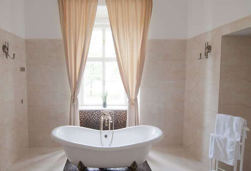 ホテル Zámek Jeseník Nad Odrou