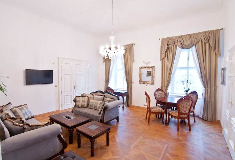 ホテル Zámek Jeseník Nad Odrou