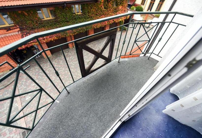 هتل Zoloto Karpat