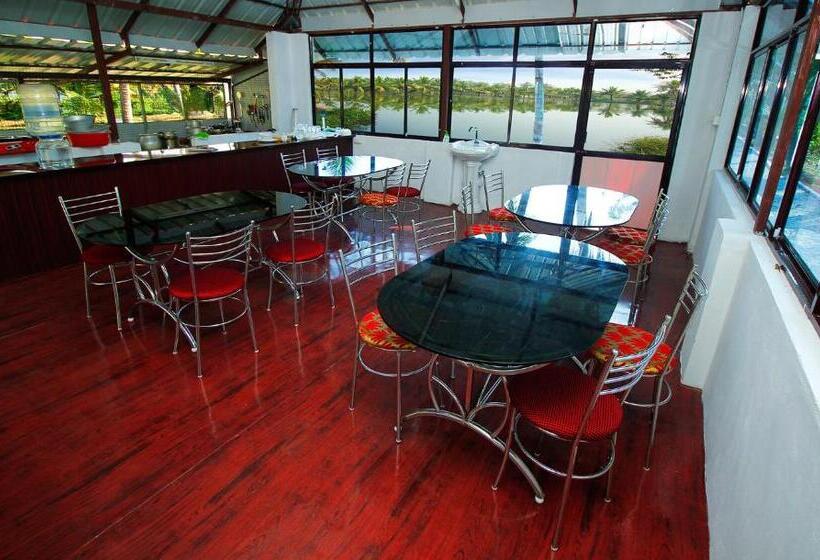 Munroe Island Lake Resort