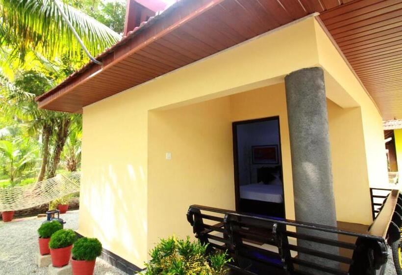 Munroe Island Lake Resort