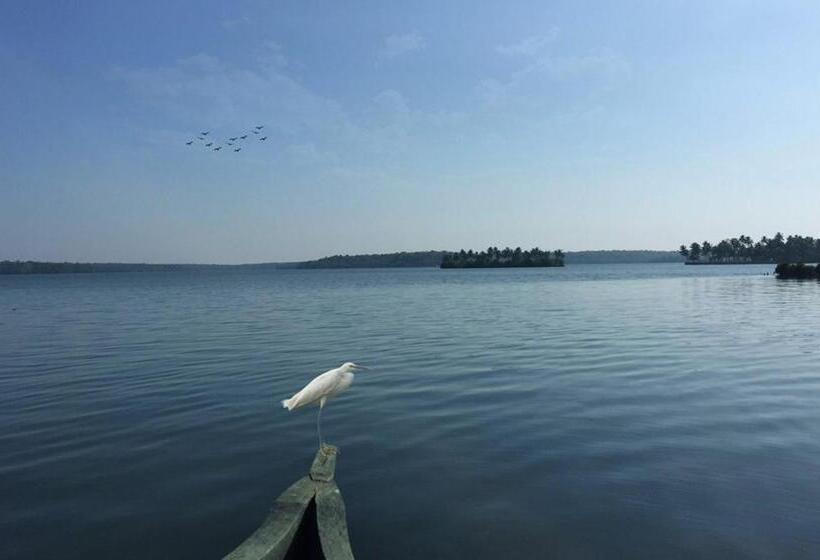 Munroe Island Lake Resort