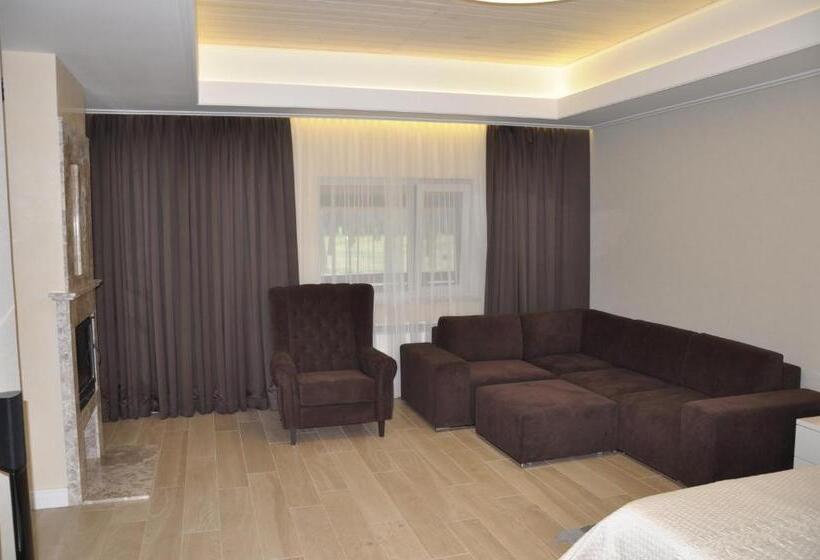 Park Hotel Tihiy Les