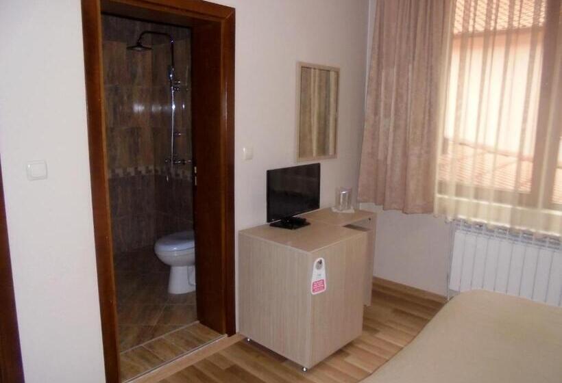 Пансион ивелия къща за гости