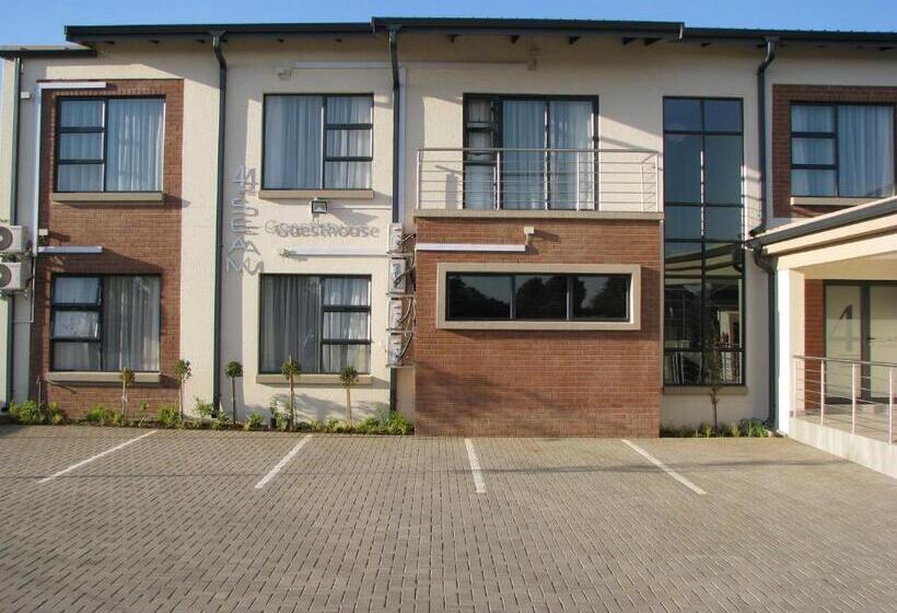 פנסיון 4 Seam Guest House