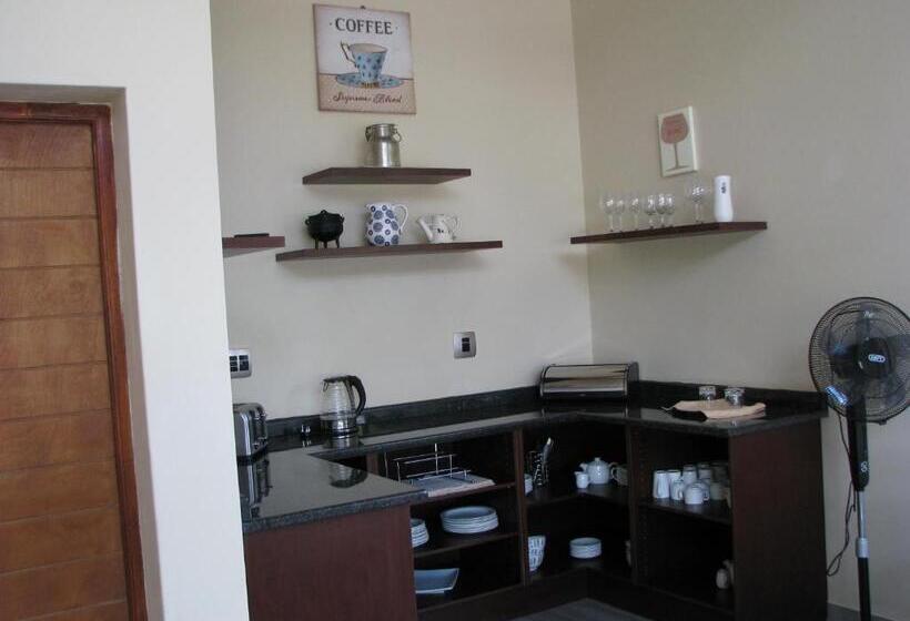 פנסיון 4 Seam Guest House