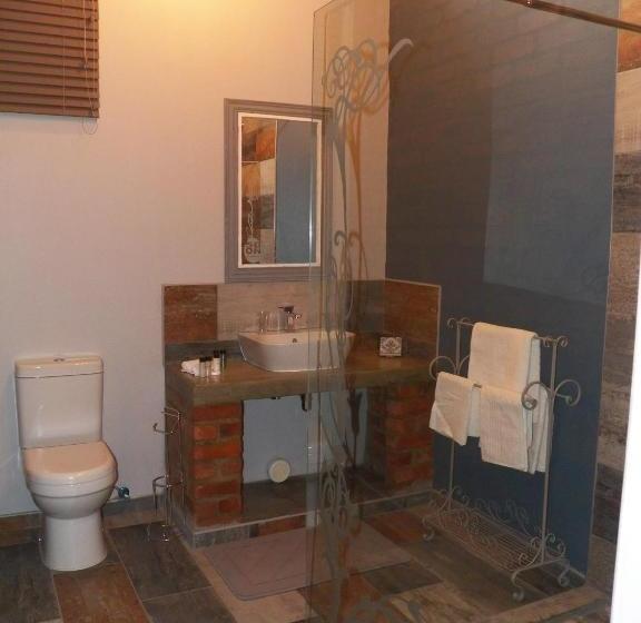 פנסיון 50 On Greeff