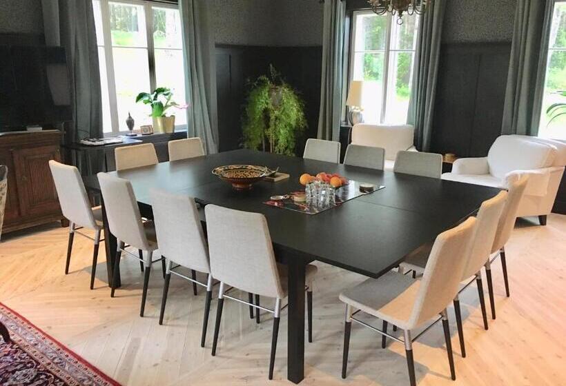 פנסיון Björnhofvda Gård