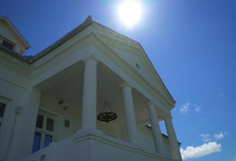 بنسيون Boutique Hotel Le Baron