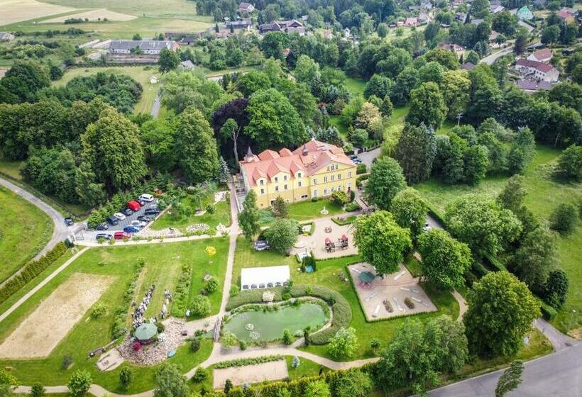 פנסיון Bynovecký Zámeček