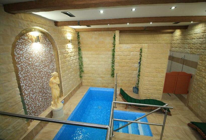 פנסיון Bynovecký Zámeček