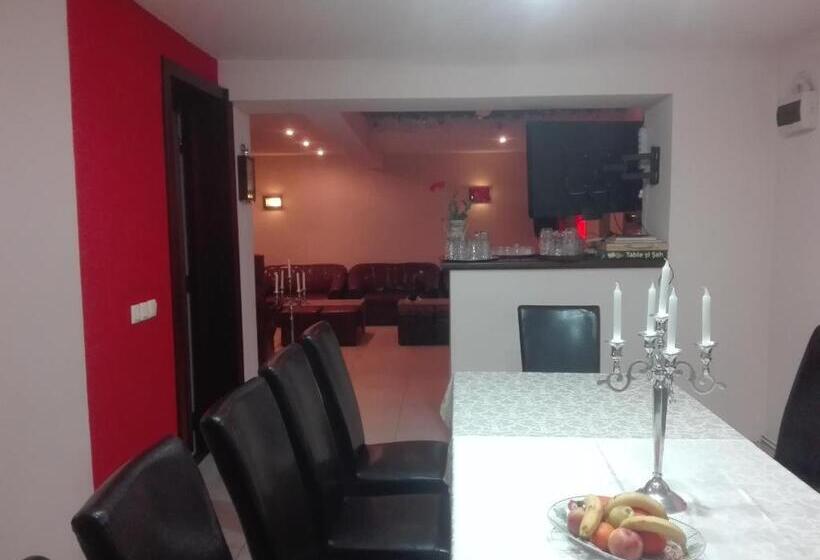 بنسيون Casa De Vacanta Silvia Varmaga