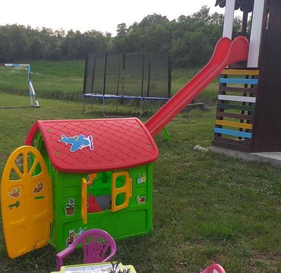 بنسيون Casa De Vacanta Silvia Varmaga