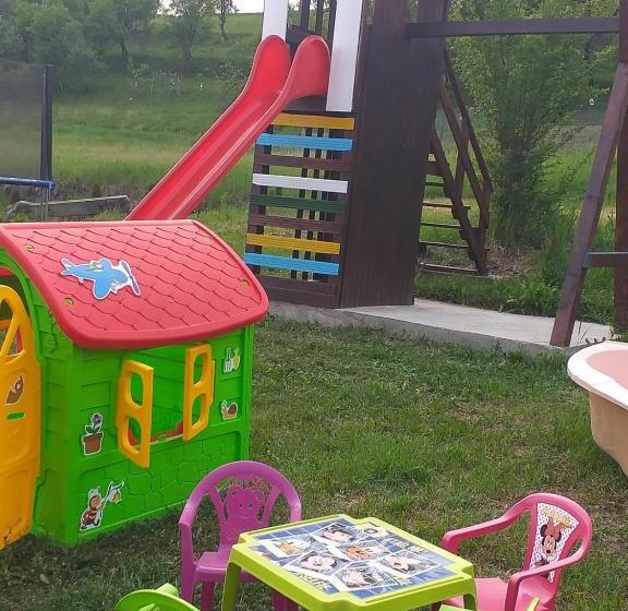 بنسيون Casa De Vacanta Silvia Varmaga