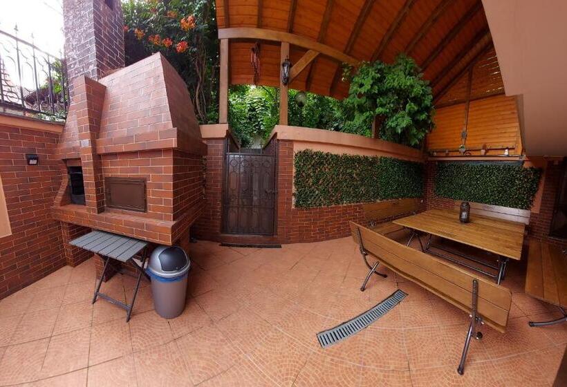 پانسیون Casa Giulia