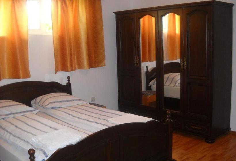 بنسيون Casa Miki