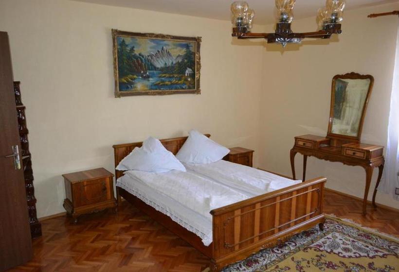 بنسيون Casa Miki