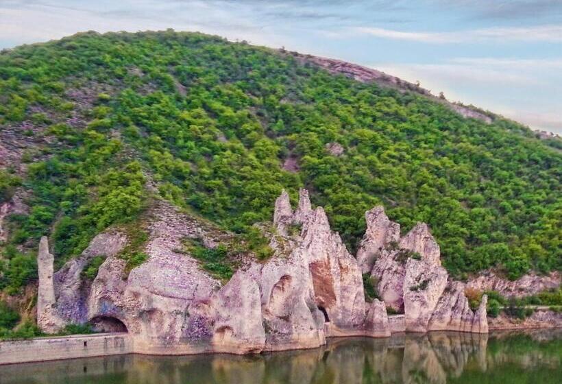 膳宿费 Eco House Kitana