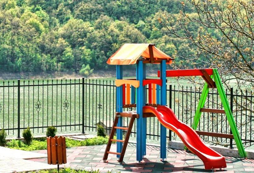 膳宿费 Eco House Kitana