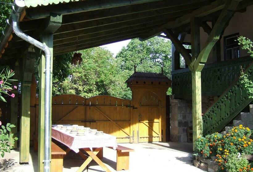 ペンション Firtos Vendégház