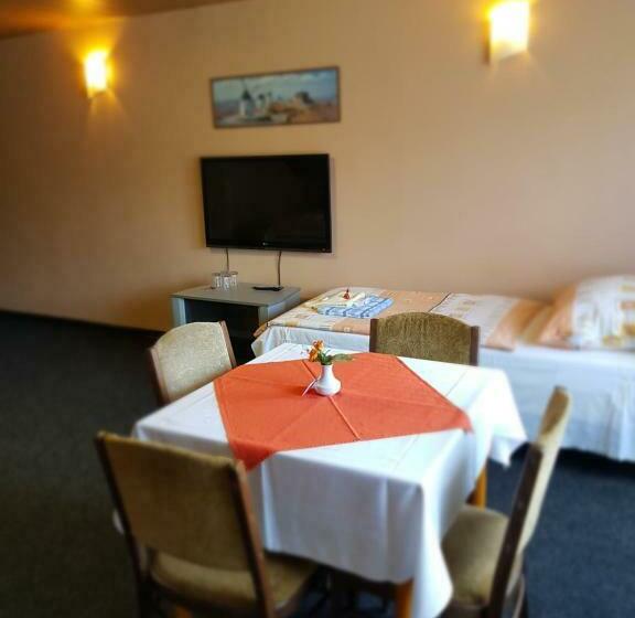 Пансион Guest House Pod Lesem Merklín