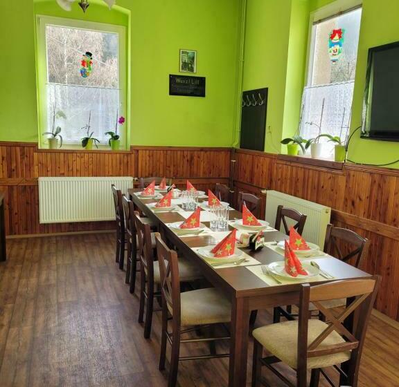 פנסיון Guest House Pod Lesem Merklín