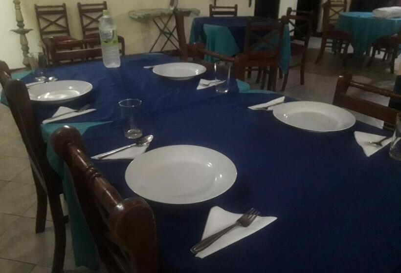 بنسيون Hansika Guest Inn