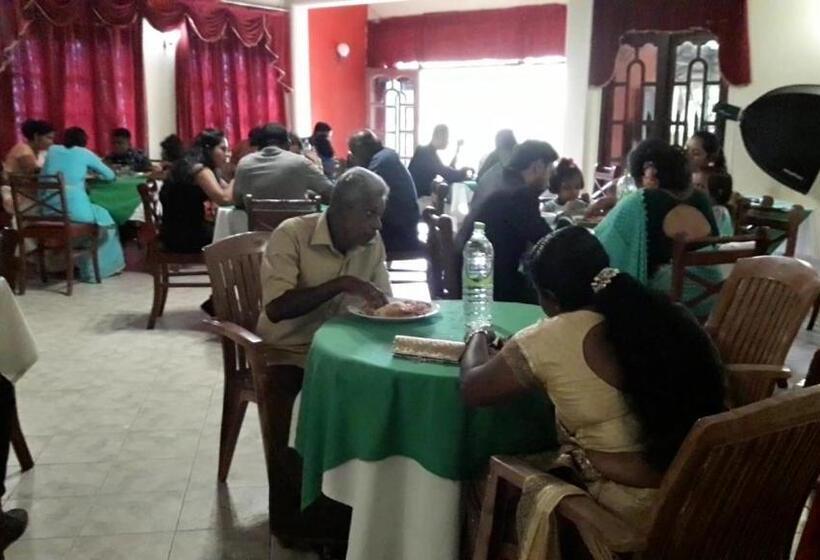 بنسيون Hansika Guest Inn