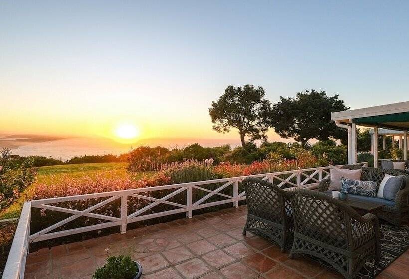 بنسيون Hilltop Boutique