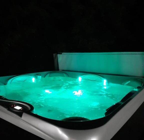 بنسيون La Mosie