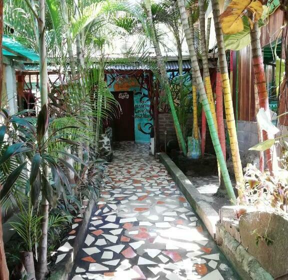 펜션 Lazy Crab Hostel