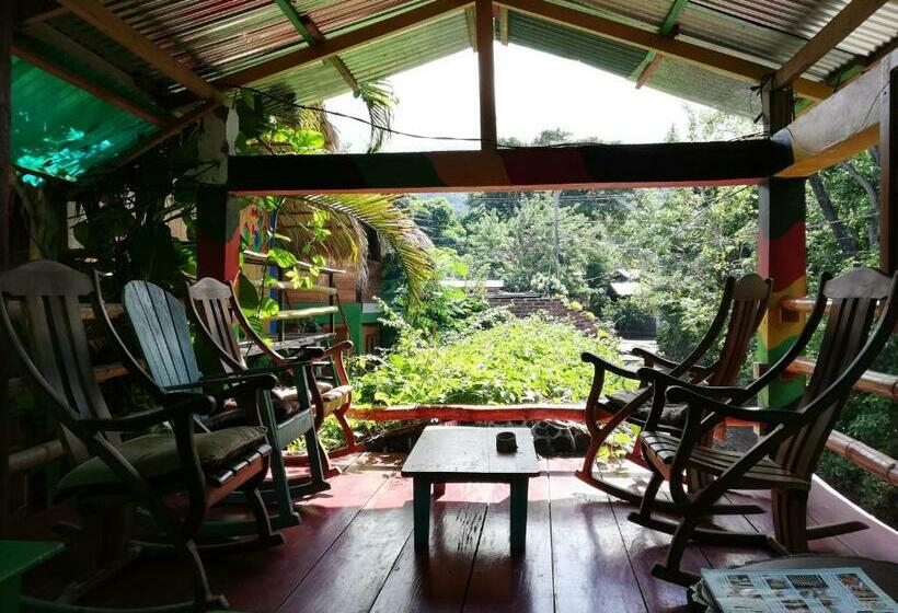 펜션 Lazy Crab Hostel