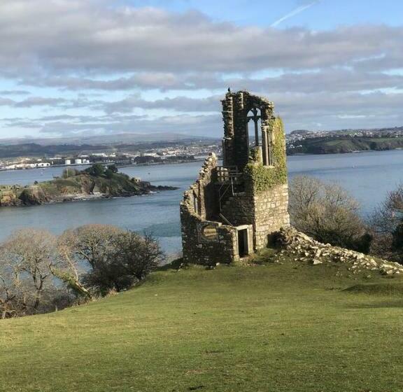 بنسيون Manor Lodge Guesthouse