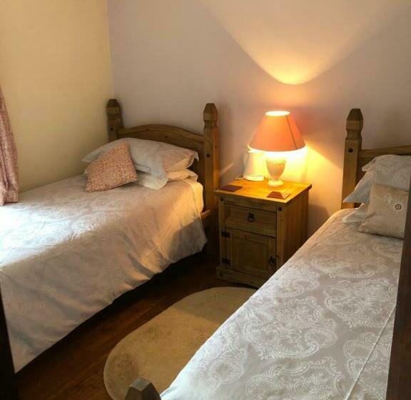 بنسيون Manor Lodge Guesthouse