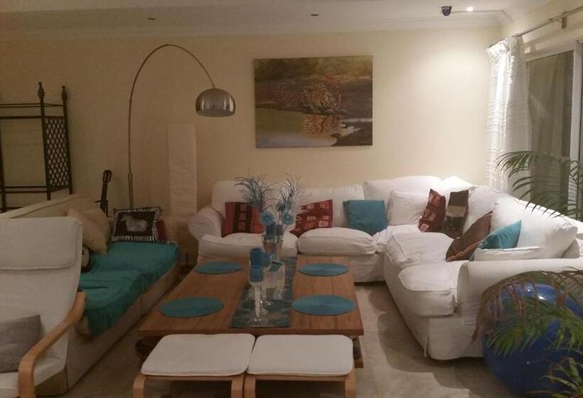 פנסיון Natalie Guesthouse