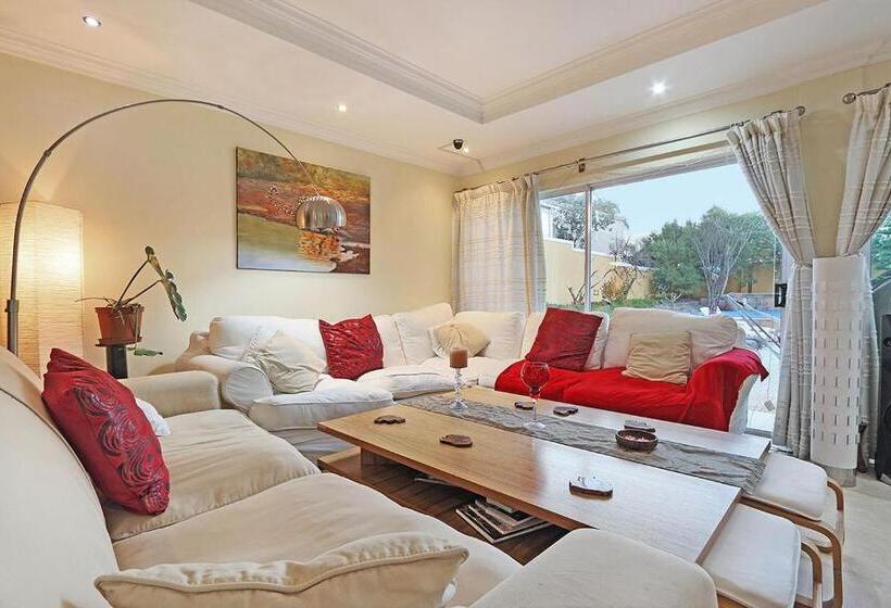 פנסיון Natalie Guesthouse