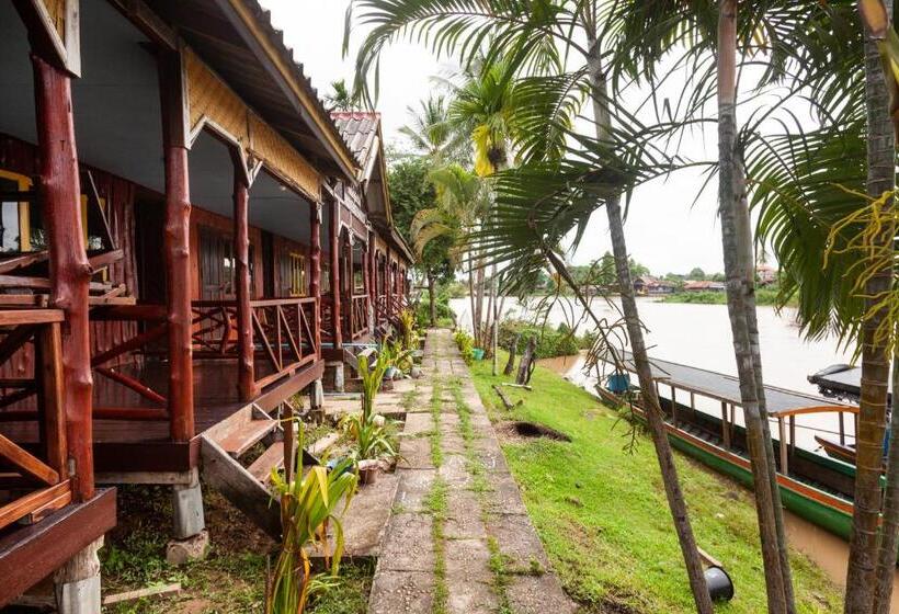 פנסיון Nongsak Riverside Guesthouse & Nongsak Guesthouse