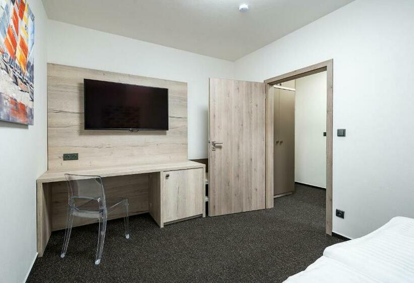 펜션 Penzion Pod Kartouzkou